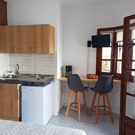Studios Loukia Κοκκάρι Εξωτερικό φωτογραφία