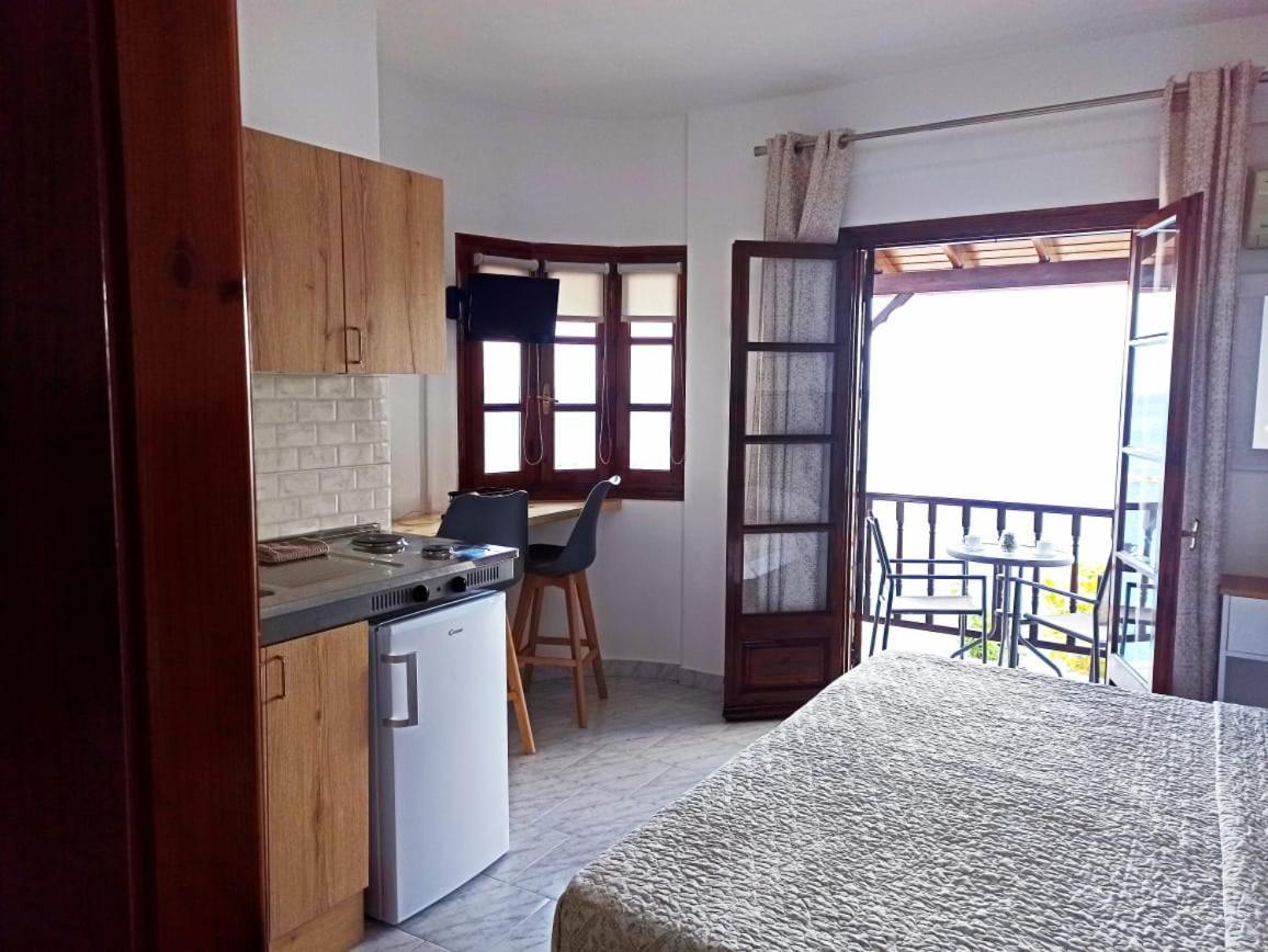 Studios Loukia Κοκκάρι Εξωτερικό φωτογραφία