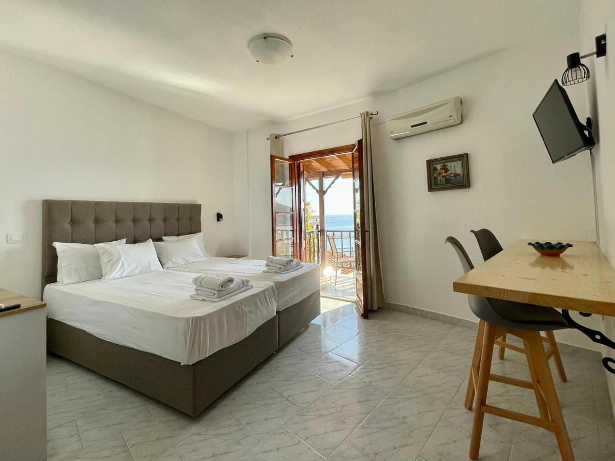 Studios Loukia Κοκκάρι Εξωτερικό φωτογραφία